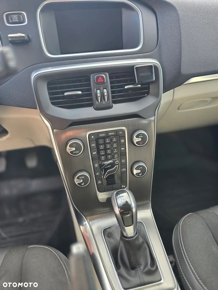 Volvo V40 T2 Drive-E Momentum - 13