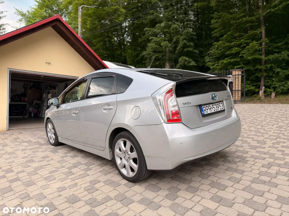Toyota Prius 1.8 HSD Active - 8