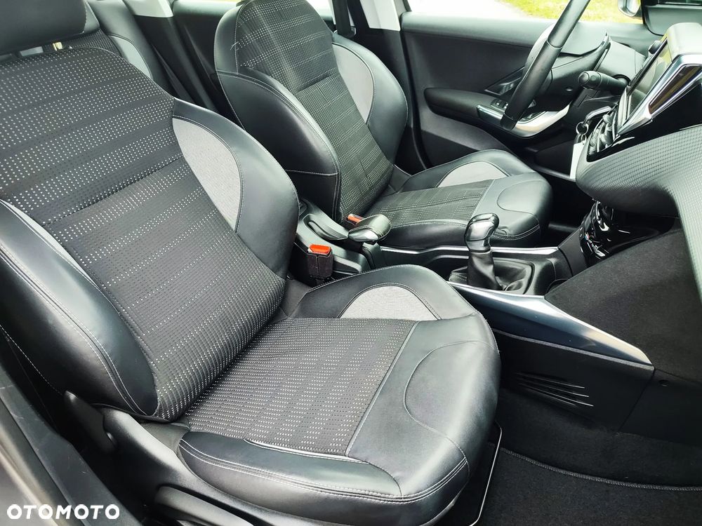 Peugeot 2008 1.6 VTi Allure - 29