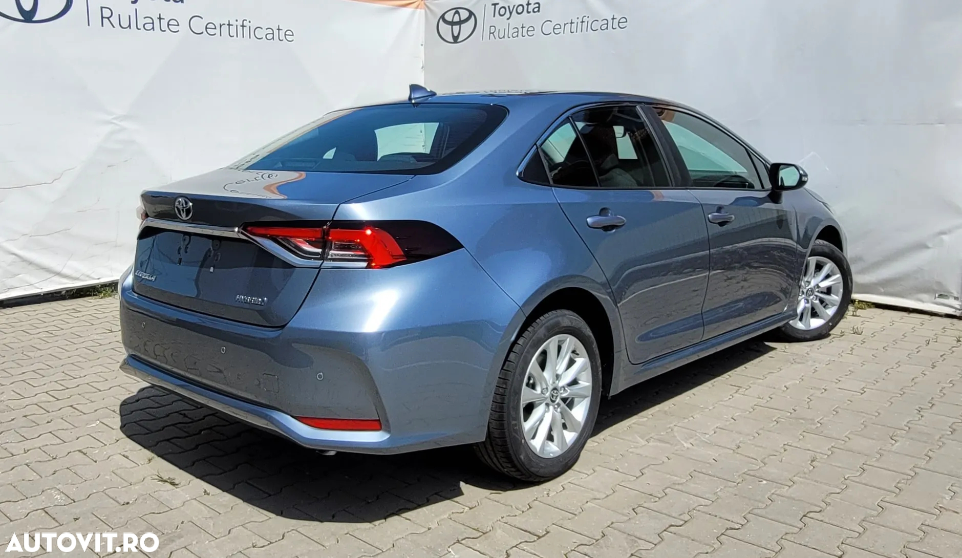 Toyota Corolla Sedan 1.8 HEV Business - 10