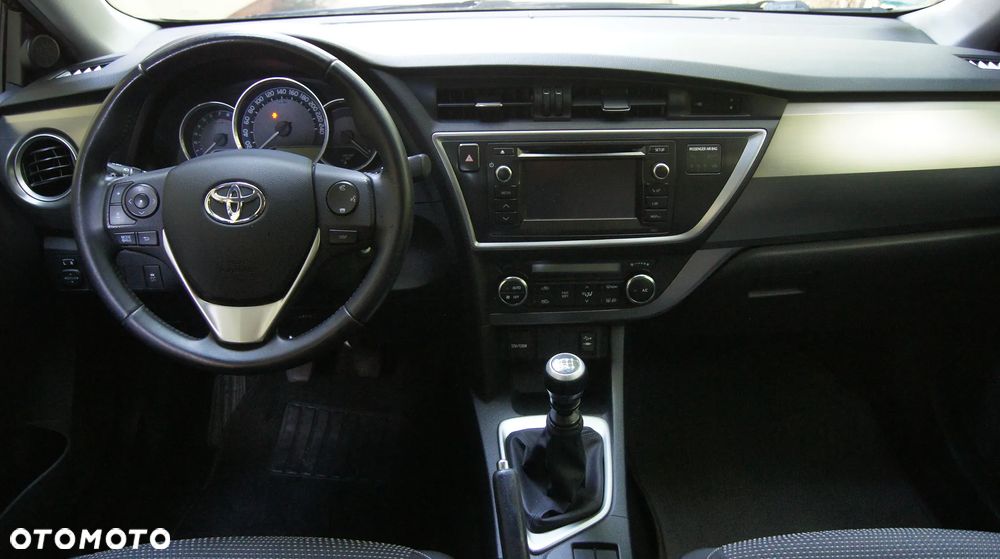 Toyota Auris 1.6 Valvematic Comfort - 10