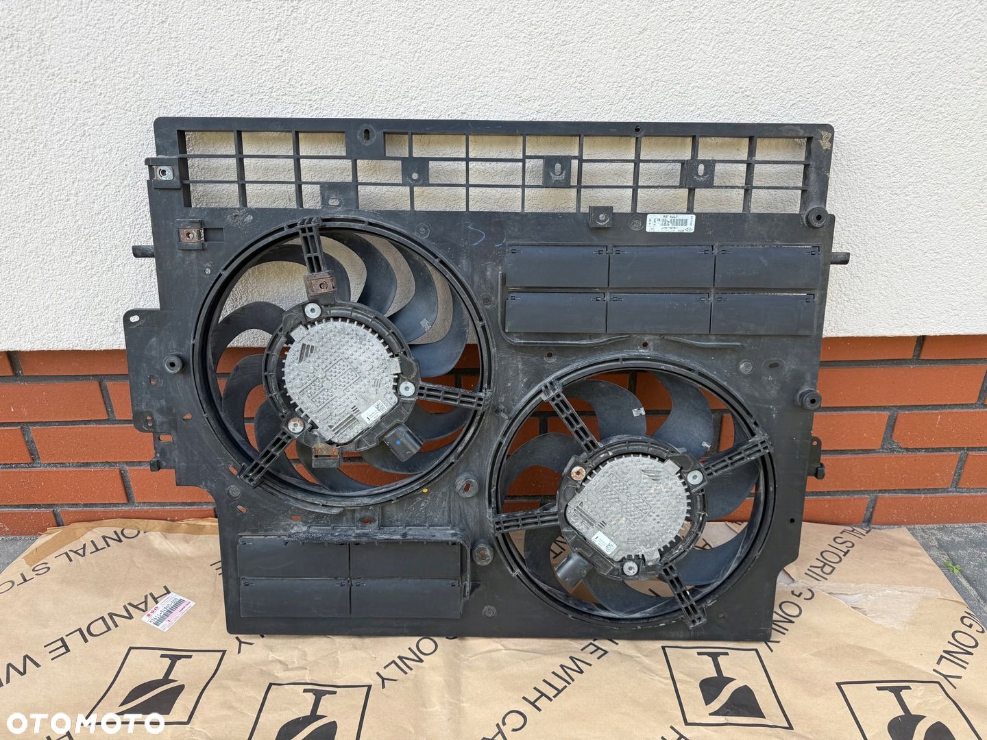 Renault Trafic III lift 2019- 2.0 DCI wentylator oryg ladny 214817257R - 1