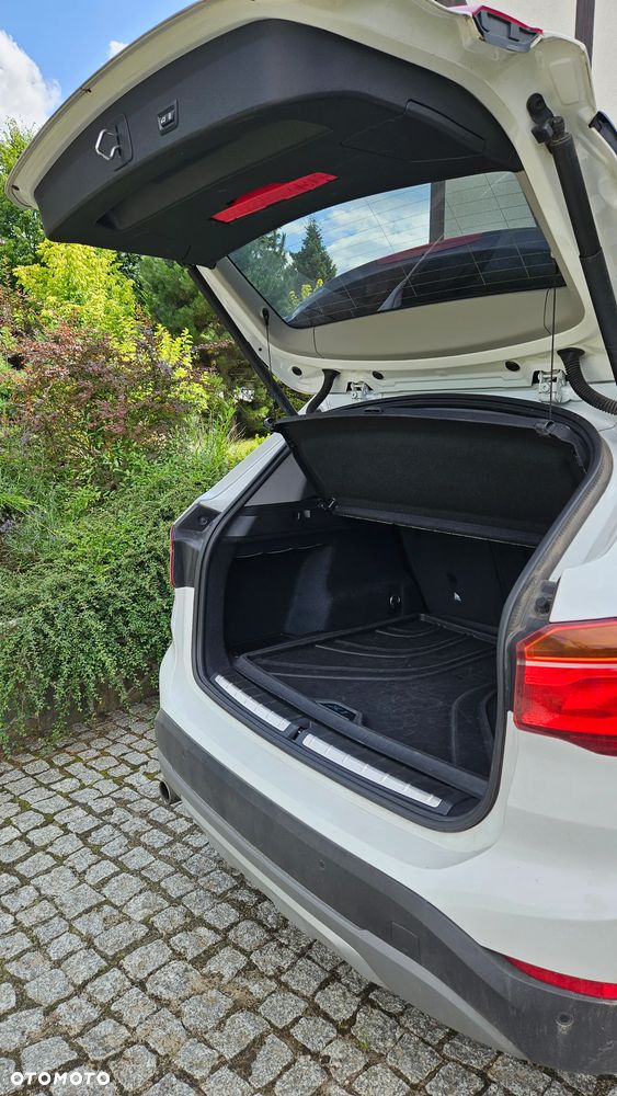 BMW X1 sDrive18i xLine - 12