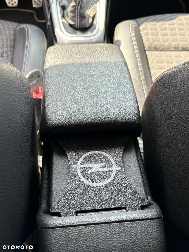 Opel Astra 1.6 T Sport - 13