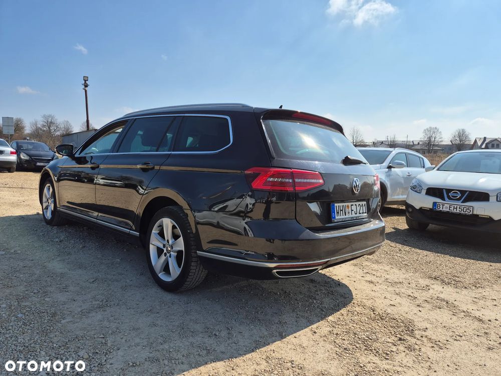 Volkswagen Passat Variant 2.0 TDI SCR DSG (BlueM Tech) Comfortline - 4