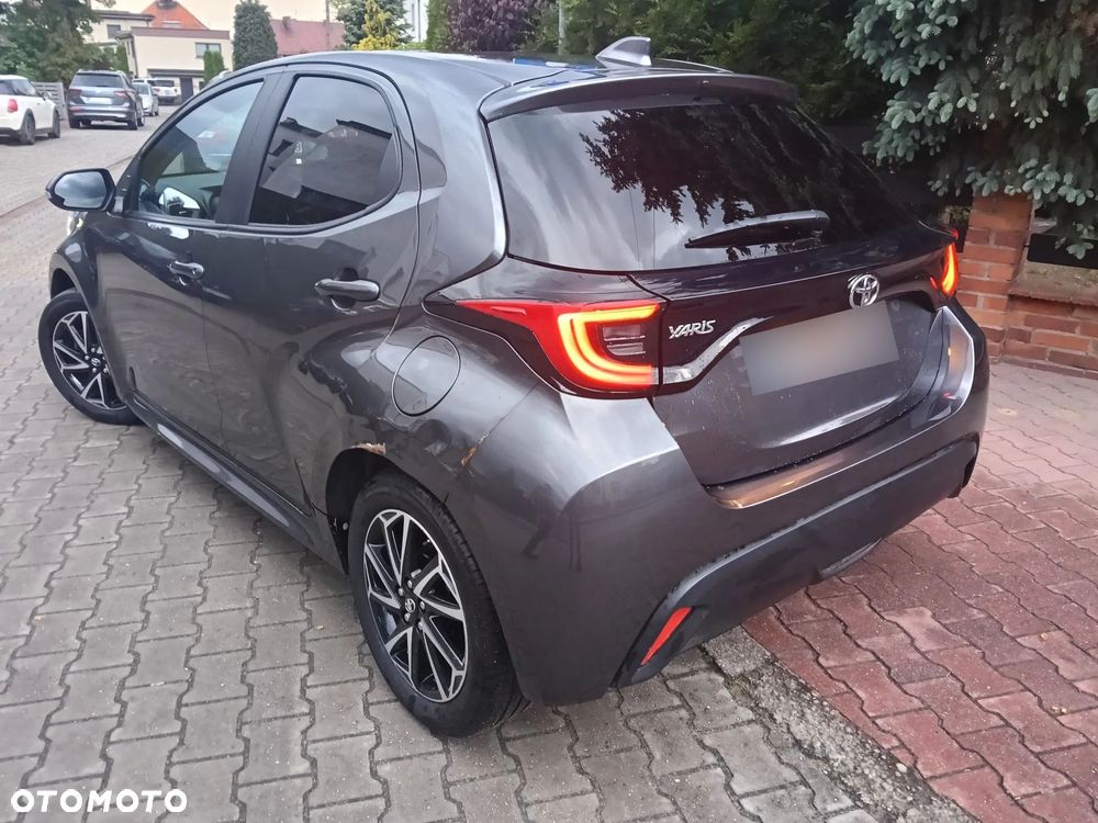 Toyota Yaris 1.0 Premium - 8