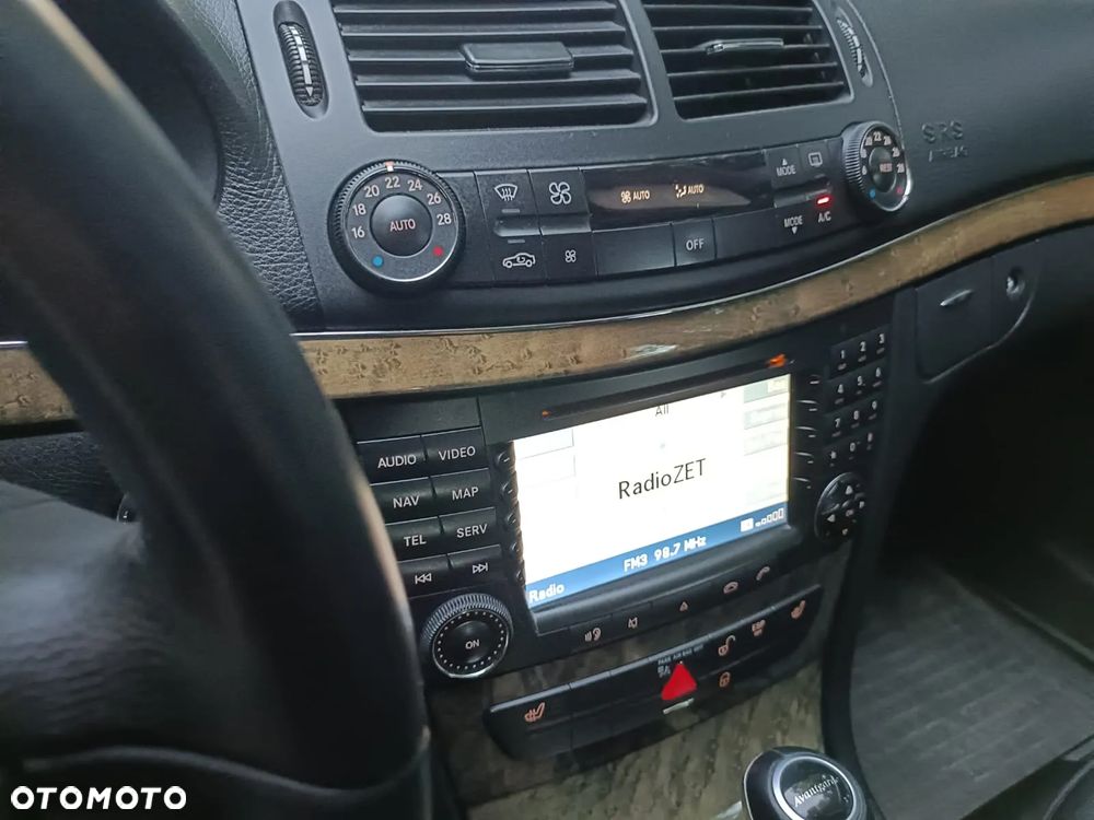 Mercedes-Benz Klasa E 280 CDI 4-Matic T Avantgarde - 22