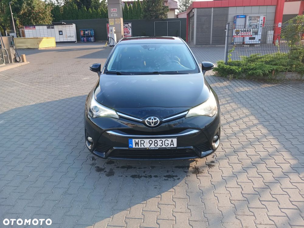Toyota Avensis 2.0 Premium MS - 3