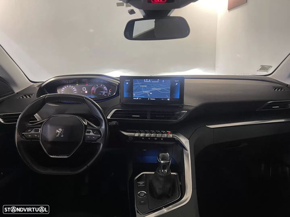 Peugeot 3008 1.5 BlueHDi Active Pack — fotografia 14