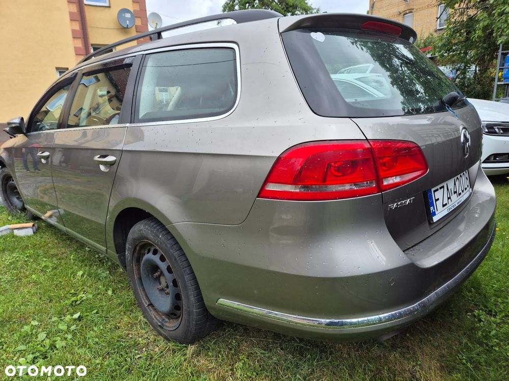 Volkswagen Passat 2.0 TDI Comfortline - 5