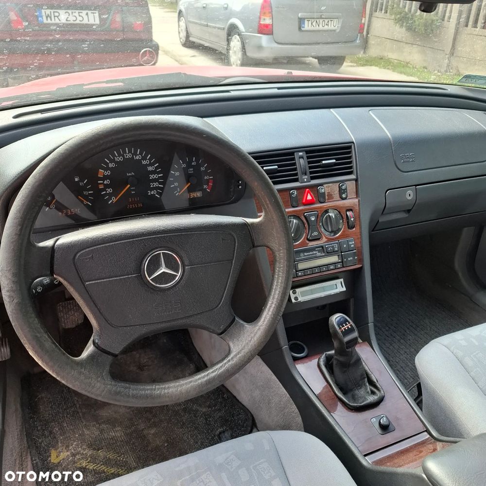 Mercedes-Benz Klasa C 180 T Classic - 10