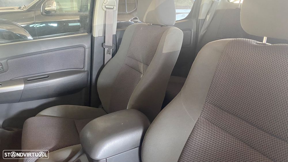 Toyota Hilux 4x4 Cabine Dupla DPF Comfort - 10