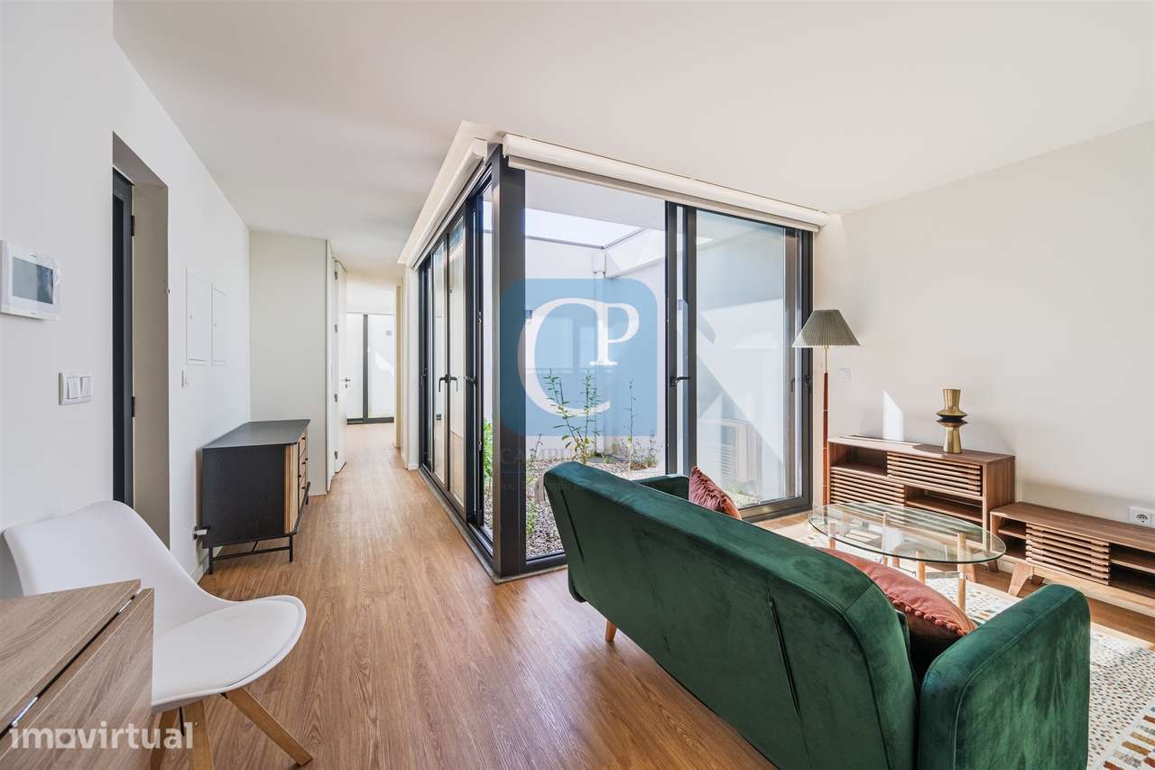 Apartamento T1 junto ao Hospital S. João - Grande imagem: 2/18