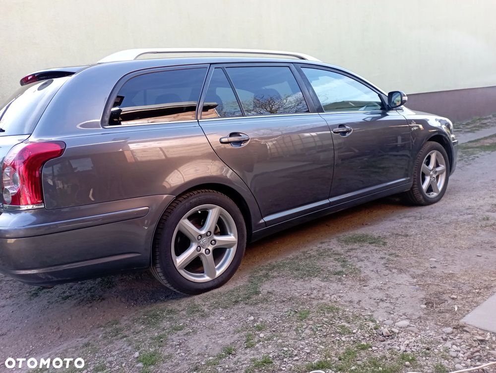Toyota Avensis 2.2 D-4D Prestige - 4