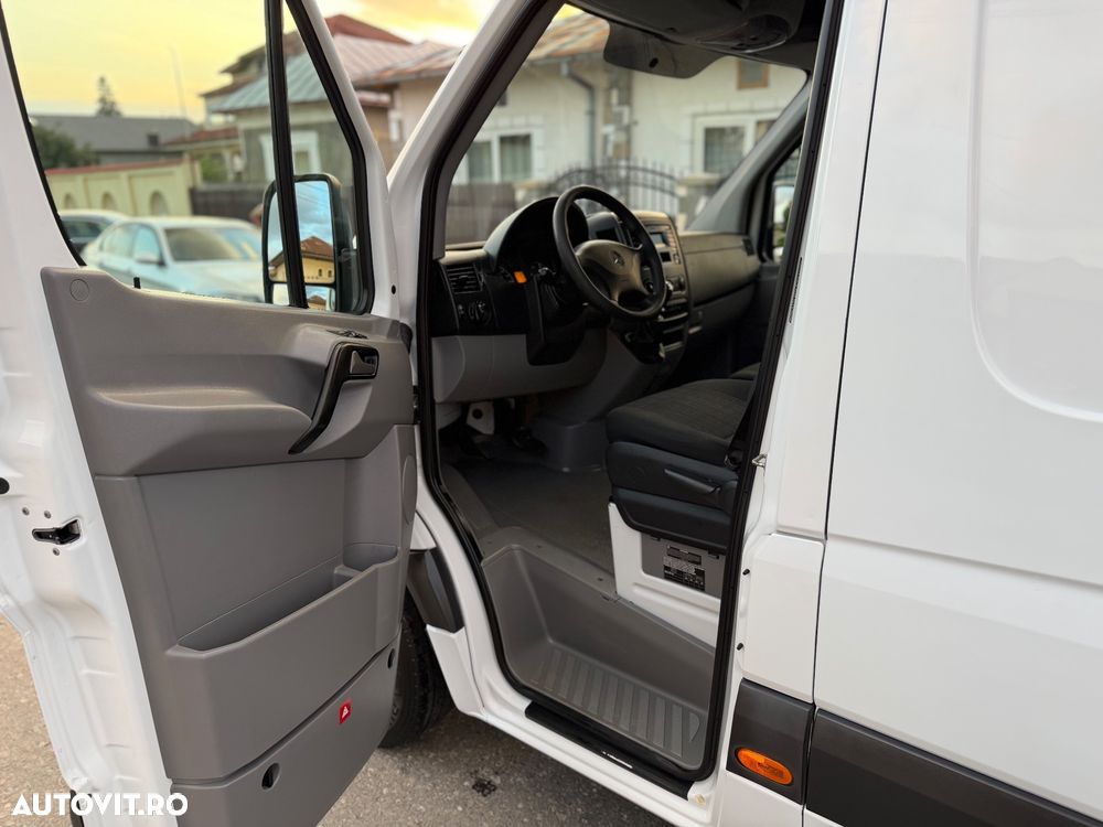 Mercedes-Benz Sprinter - 5