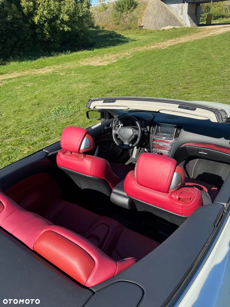 Infiniti Q60 - 9