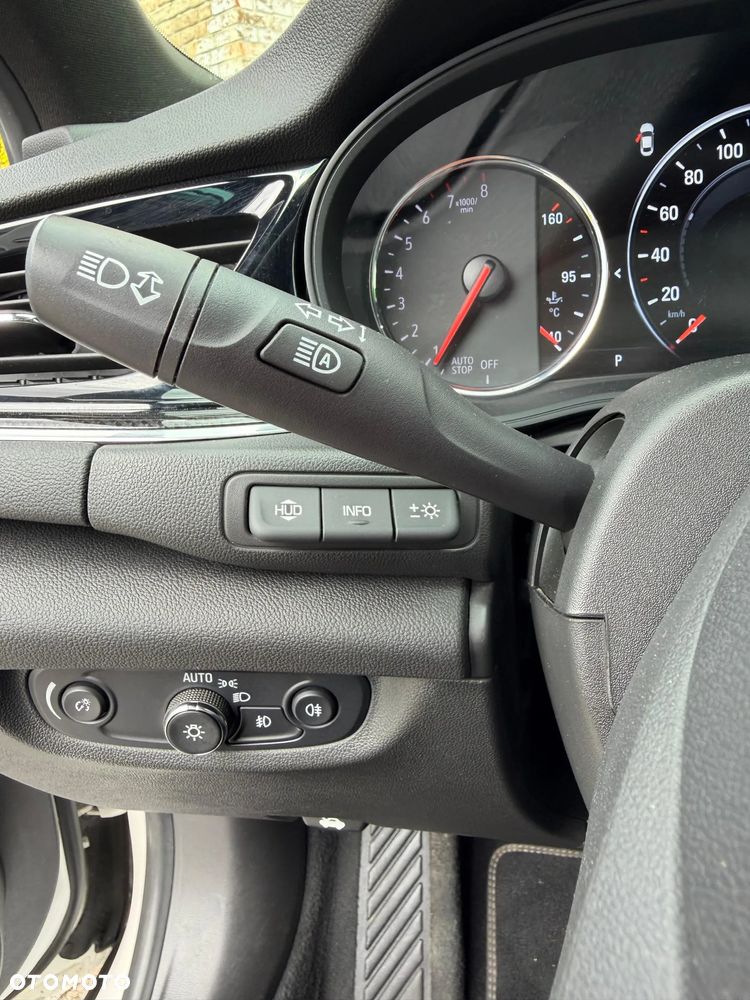 Opel Insignia ver-1-5-di-turbo - 33