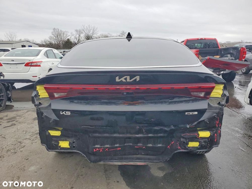 Kia K5 - 7