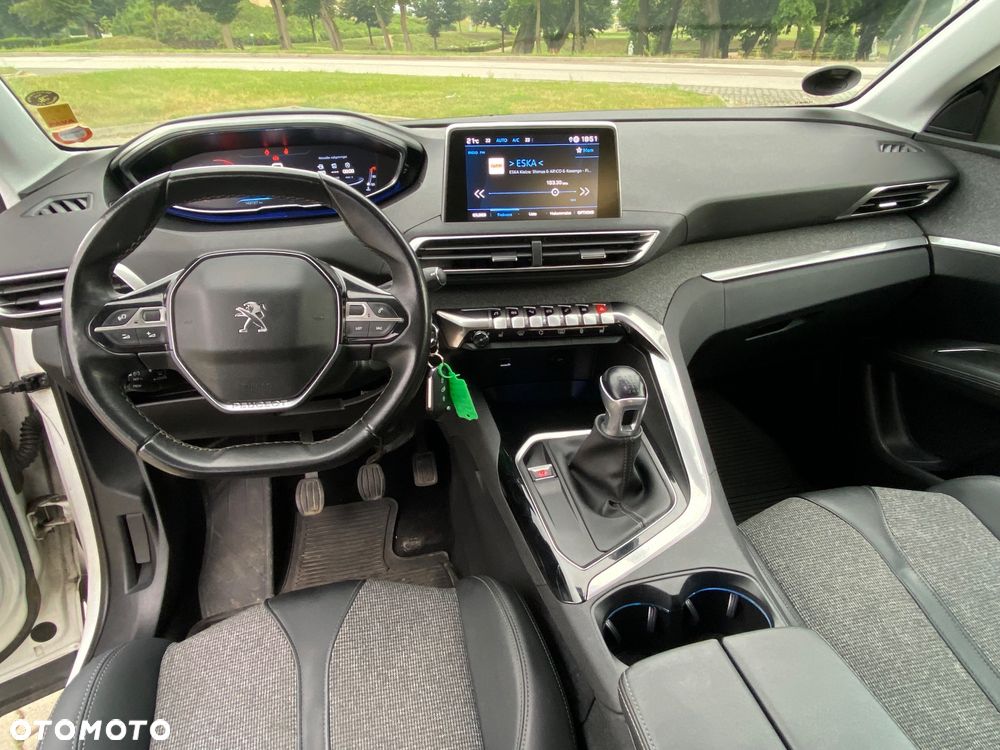 Peugeot 3008 1.5 BlueHDi Allure S&S - 21