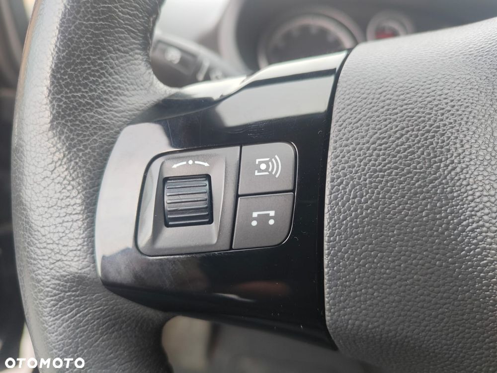 Opel Corsa 1.4 16V Energy - 32