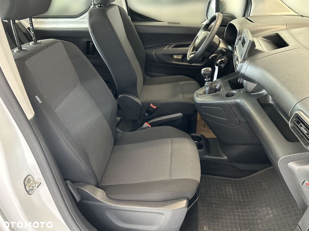Toyota Proace City Verso 1.2 D-4T Combi - 17