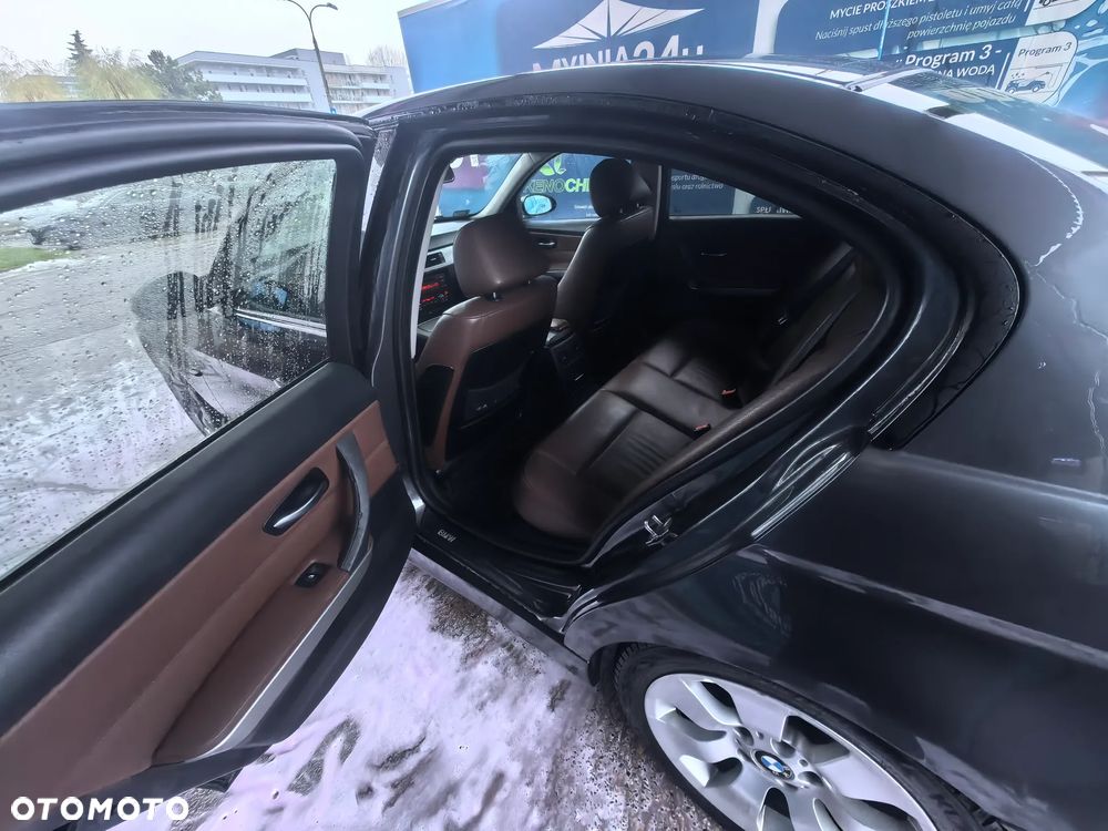 BMW Seria 3 318d - 11