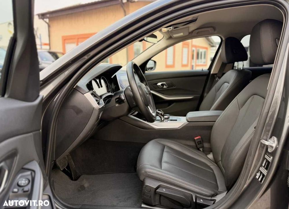 BMW Seria 3 320i AT - 15