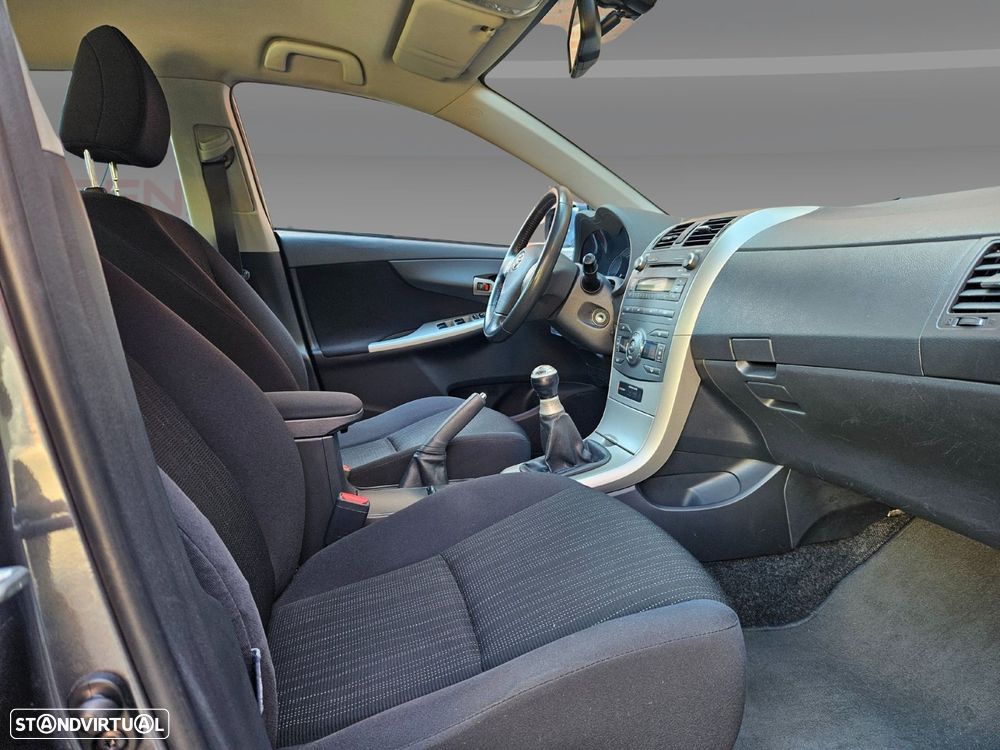 Toyota Corolla 1.4 D-4D - 21