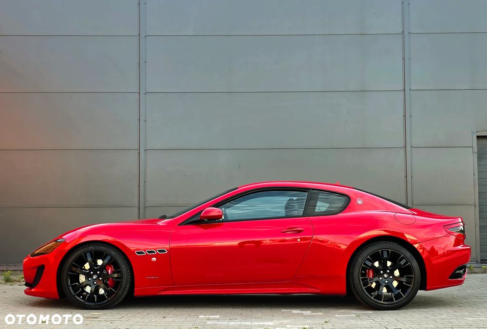 Maserati GranTurismo S Automat - 37