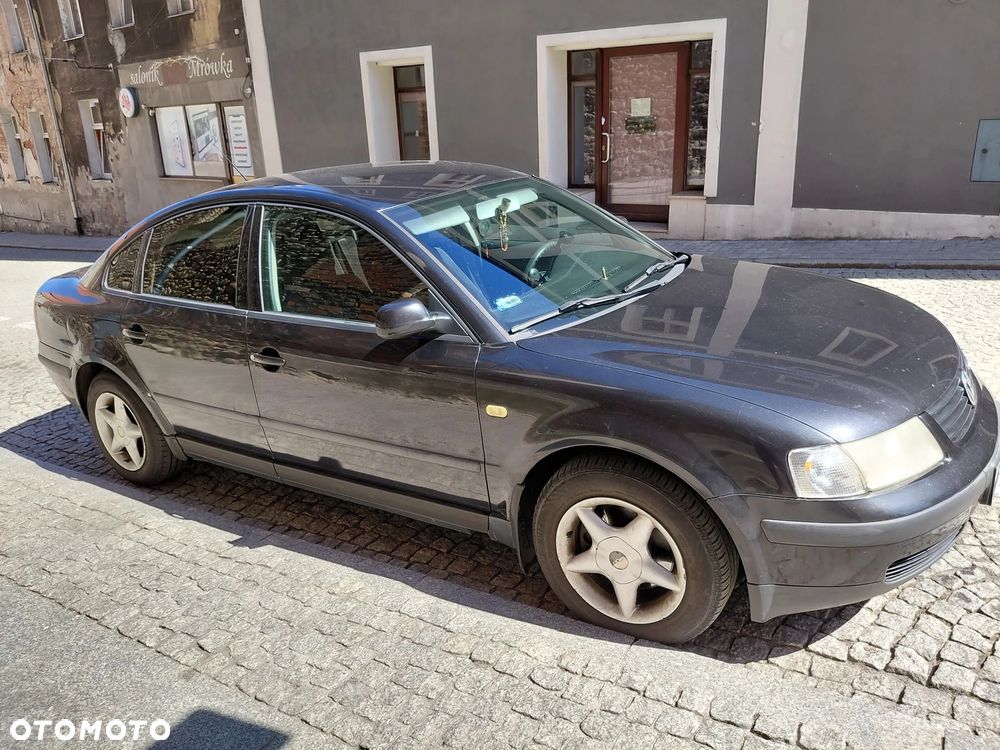 Volkswagen Passat - 2