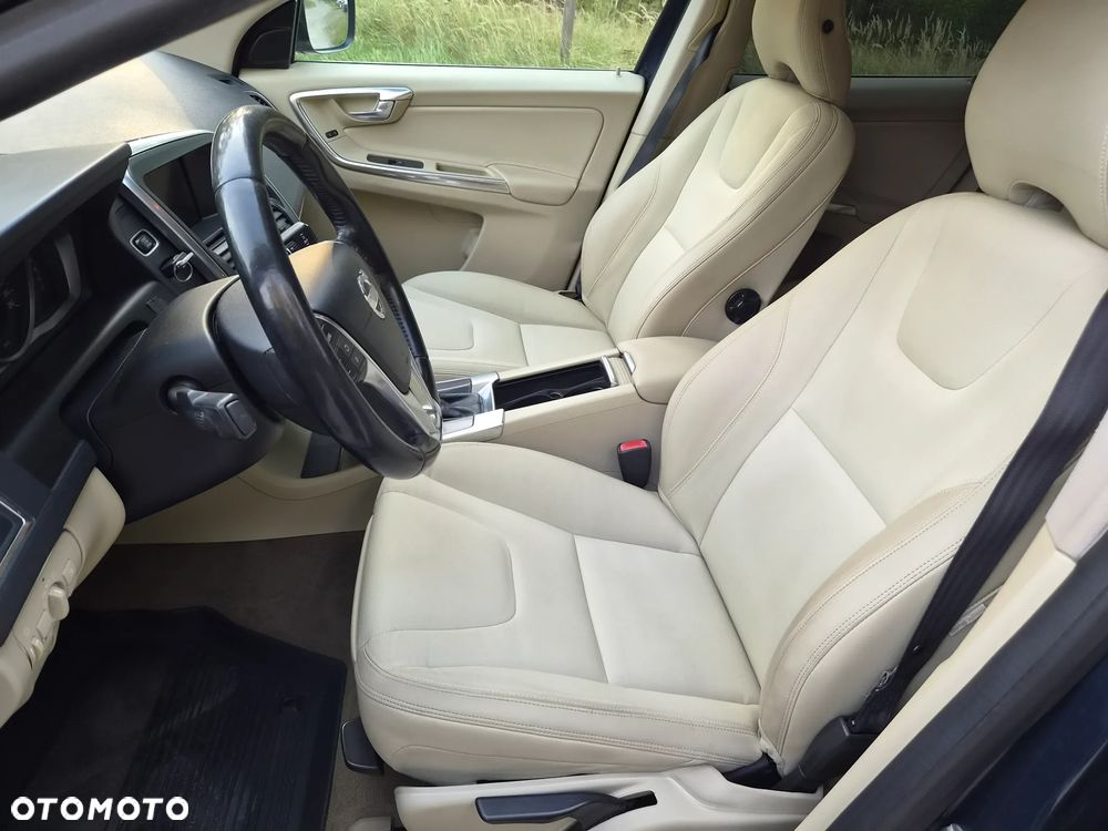 Volvo XC 60 2.4D AWD Momentum - 18
