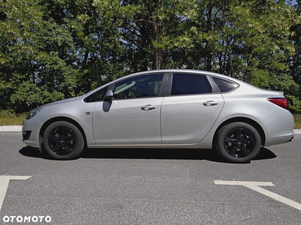 Opel Astra 1.4 T Active EU6 - 10