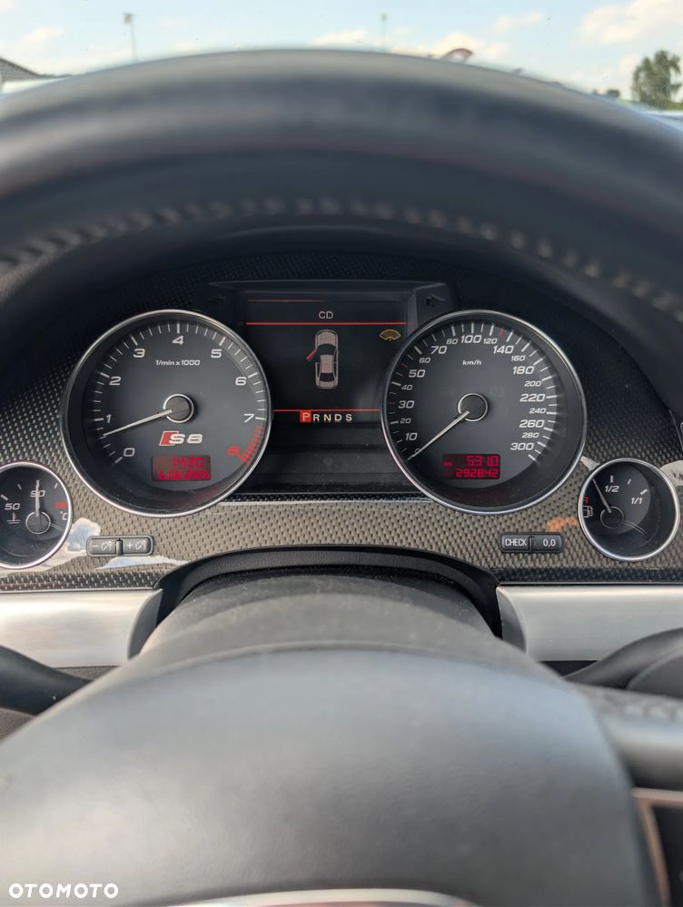 Audi S8 - 18