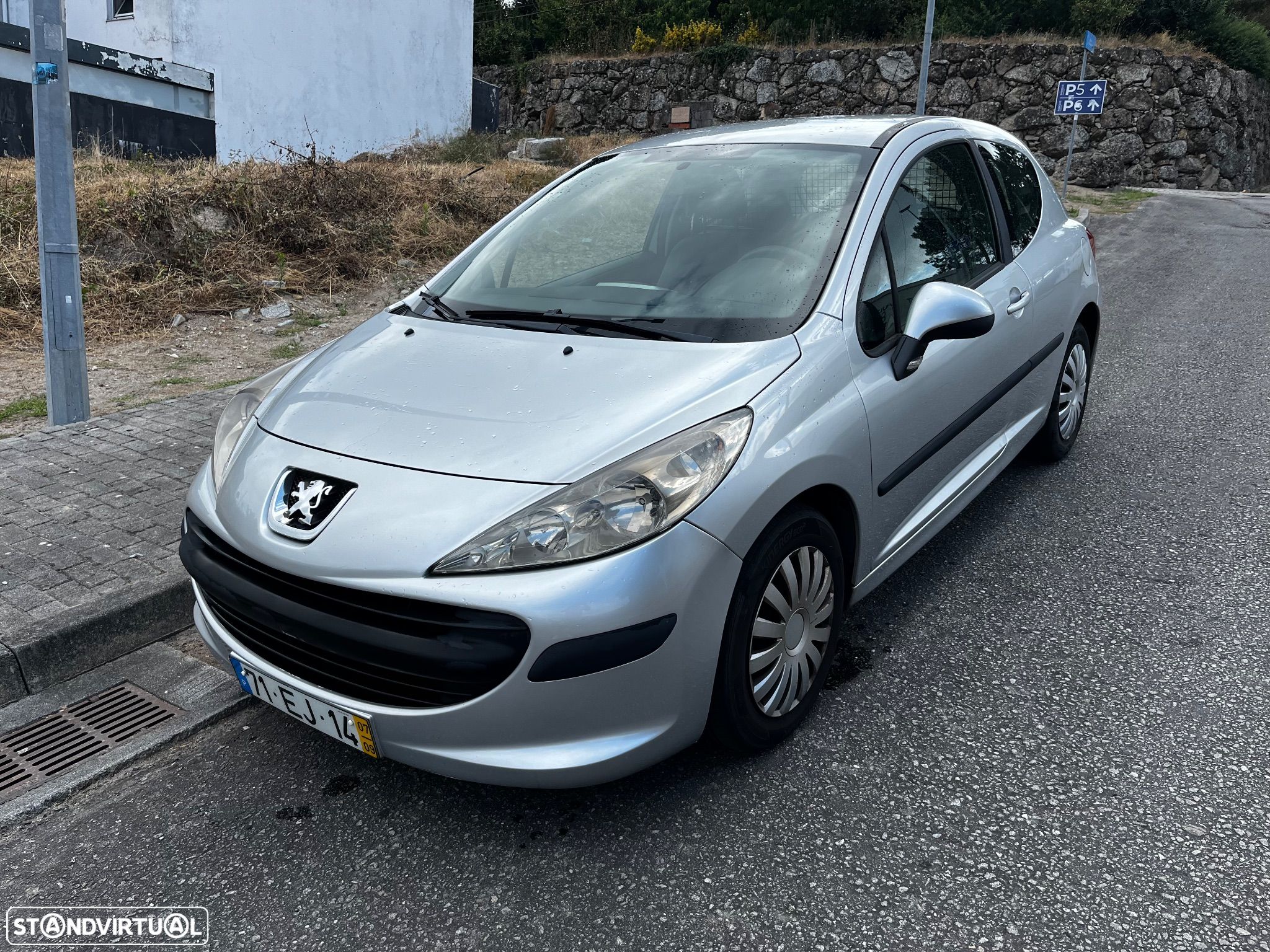 Peugeot 207 - 1