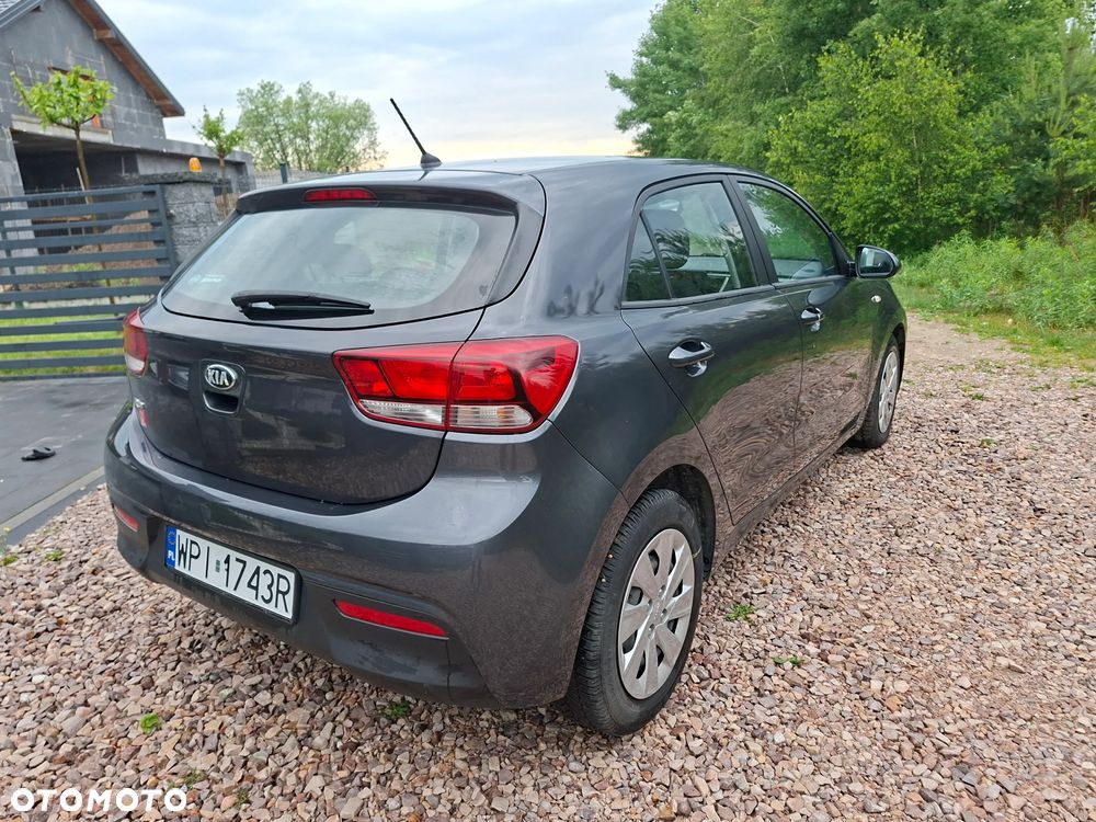 Kia Rio 1.2 M - 12