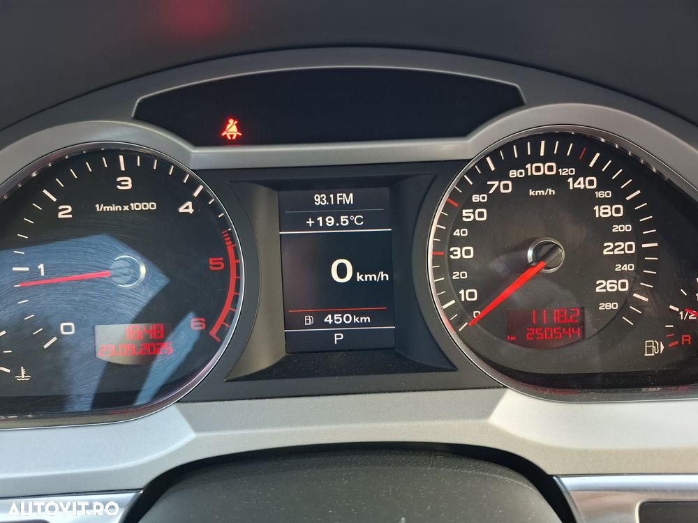 Audi A6 2.0 TDI DPF Multitronic Avant - 10