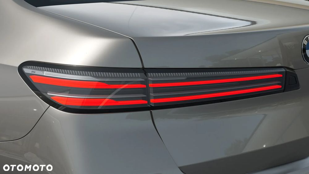 BMW Seria 7 - 8