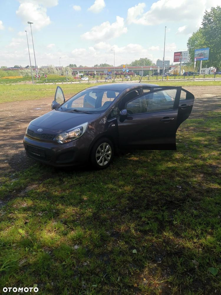 Kia Rio - 14