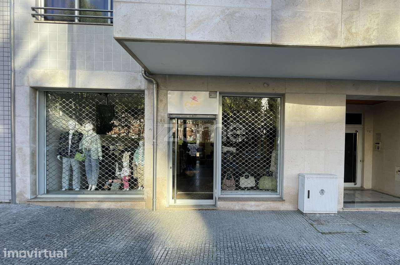 Loja no Centro da Maia para investimento - Grande imagem: 2/23
