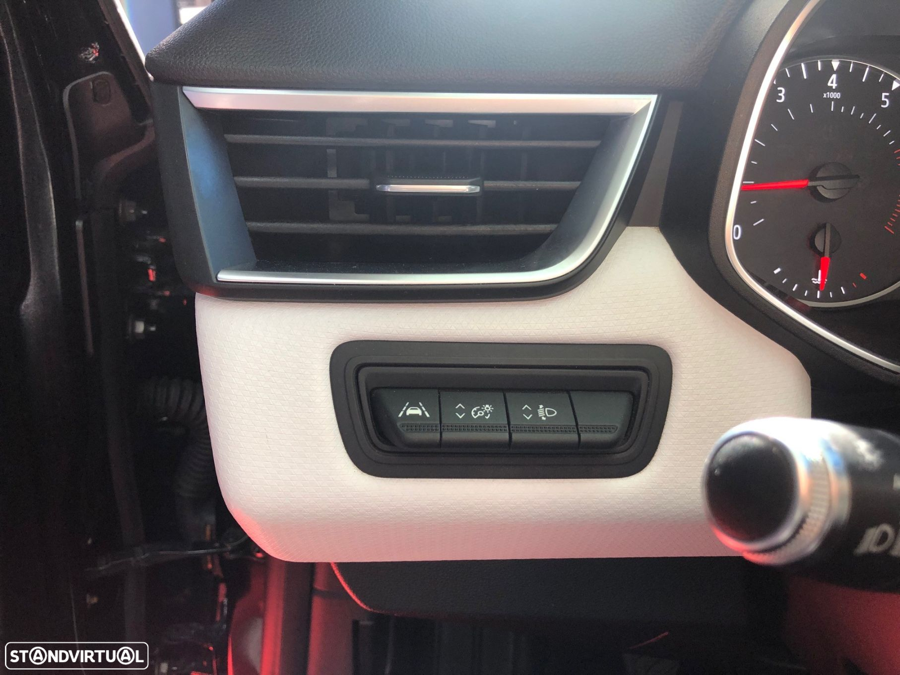 Renault Clio 1.0 TCe Limited - 19