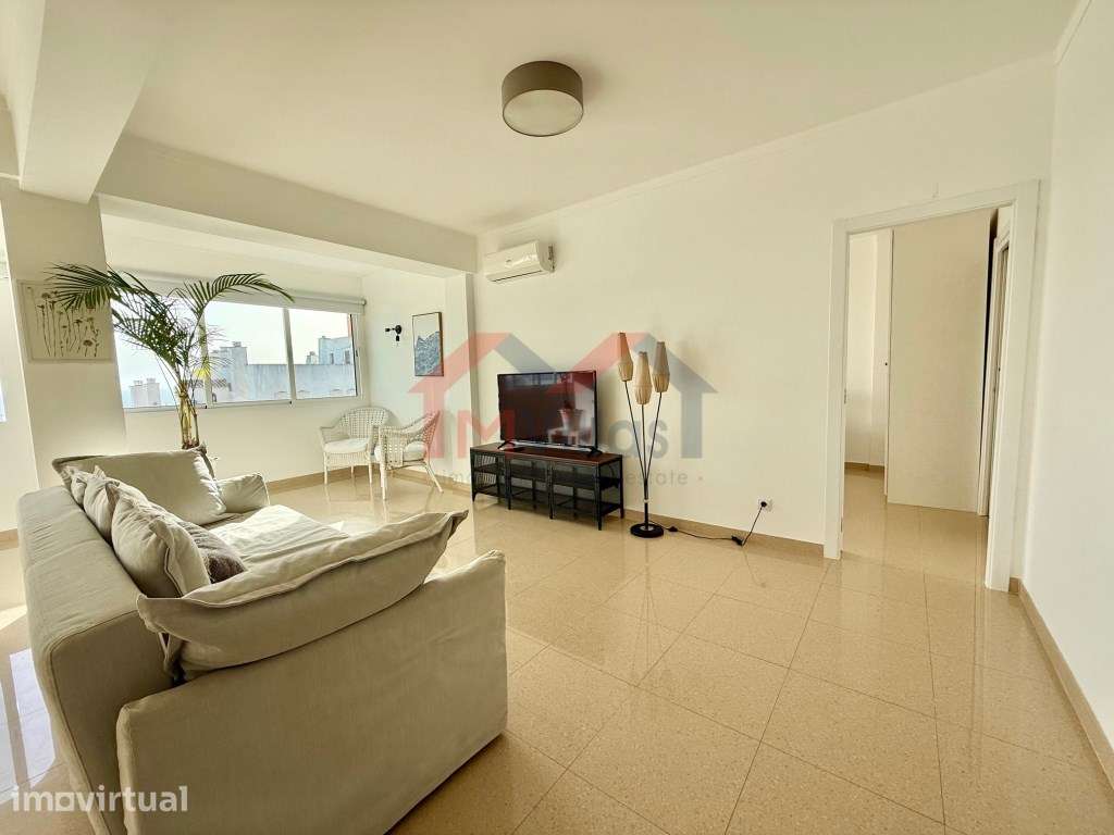 Apartamento T1 renovado com vista mar a 100 metros da praia - Quart... - Grande imagem: 5/25
