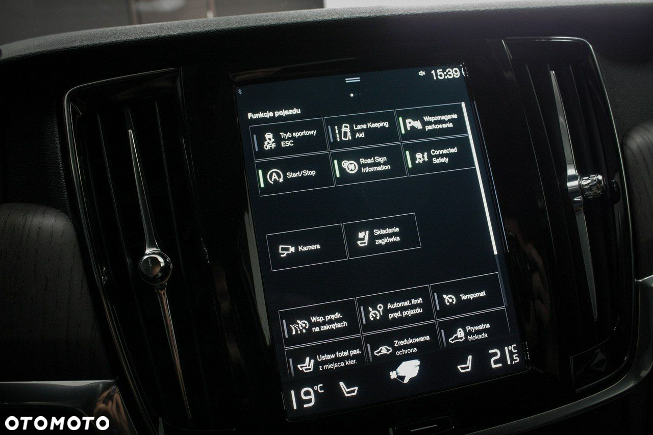 Volvo V90 Cross Country - 20