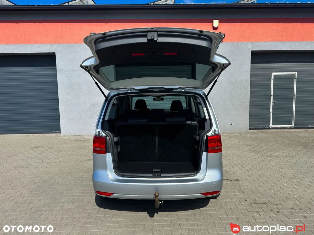 Volkswagen Touran - 16