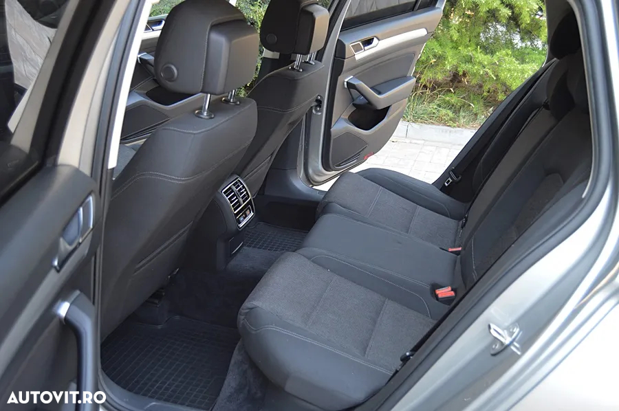 Volkswagen Passat Variant 2.0 TDI (BlueMotion Technology) Comfortline - 21