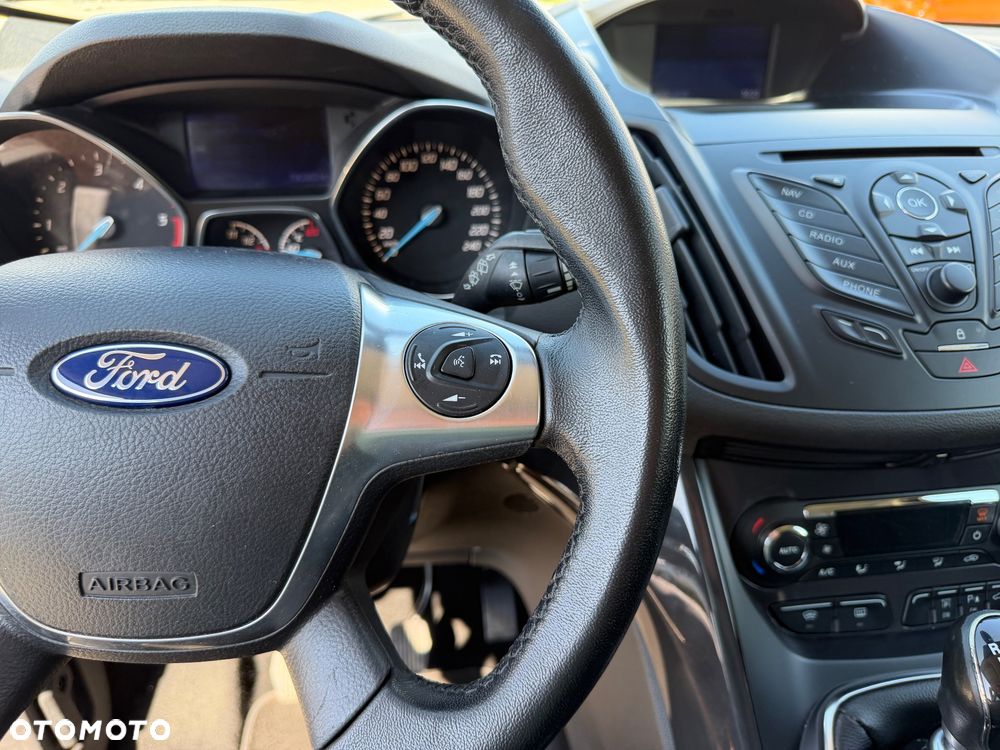 Ford Kuga 2.0 TDCi 2x4 Titanium - 26