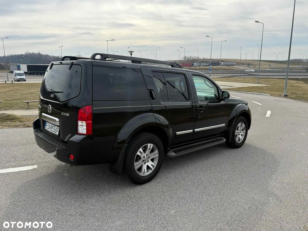 Nissan Pathfinder - 3