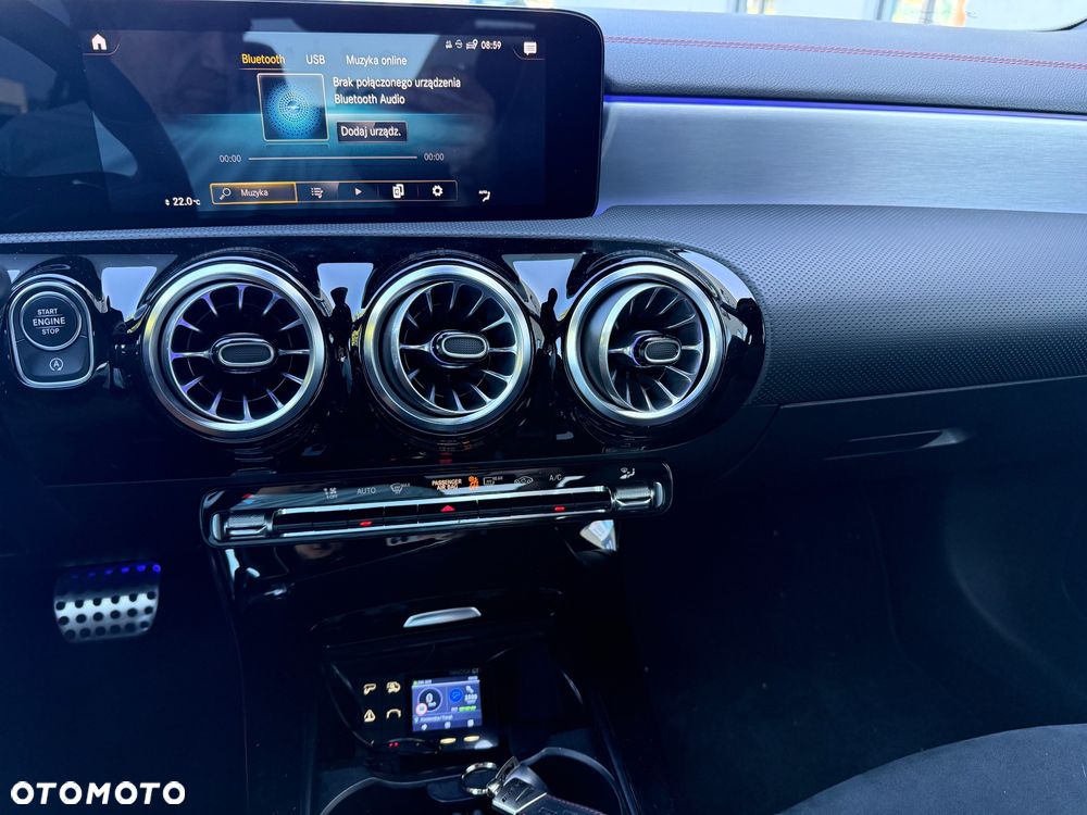 Mercedes-Benz CLA 250 4-Matic AMG Line 7G-DCT - 17