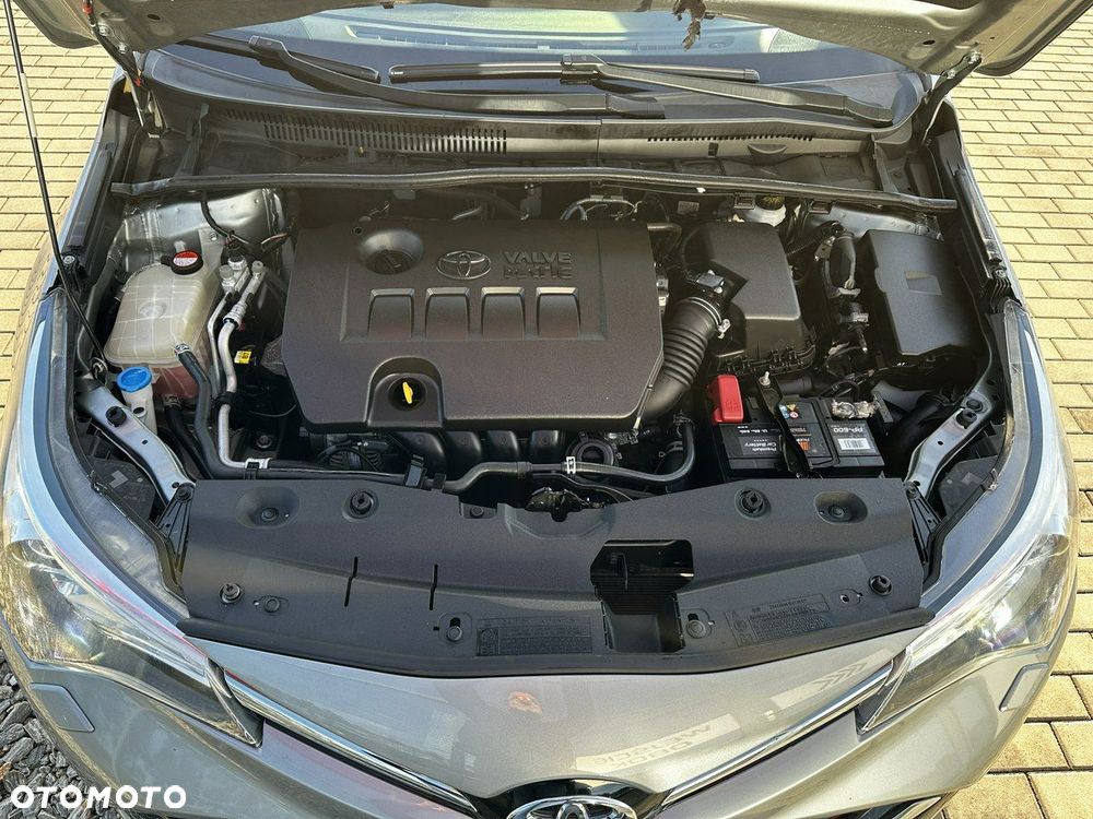 Toyota Avensis 1.8 Premium - 35