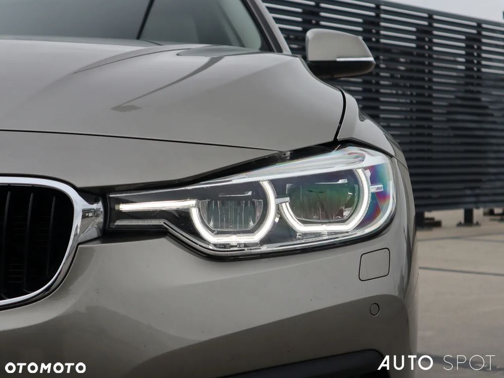 BMW Seria 3 320d xDrive Advantage - 10