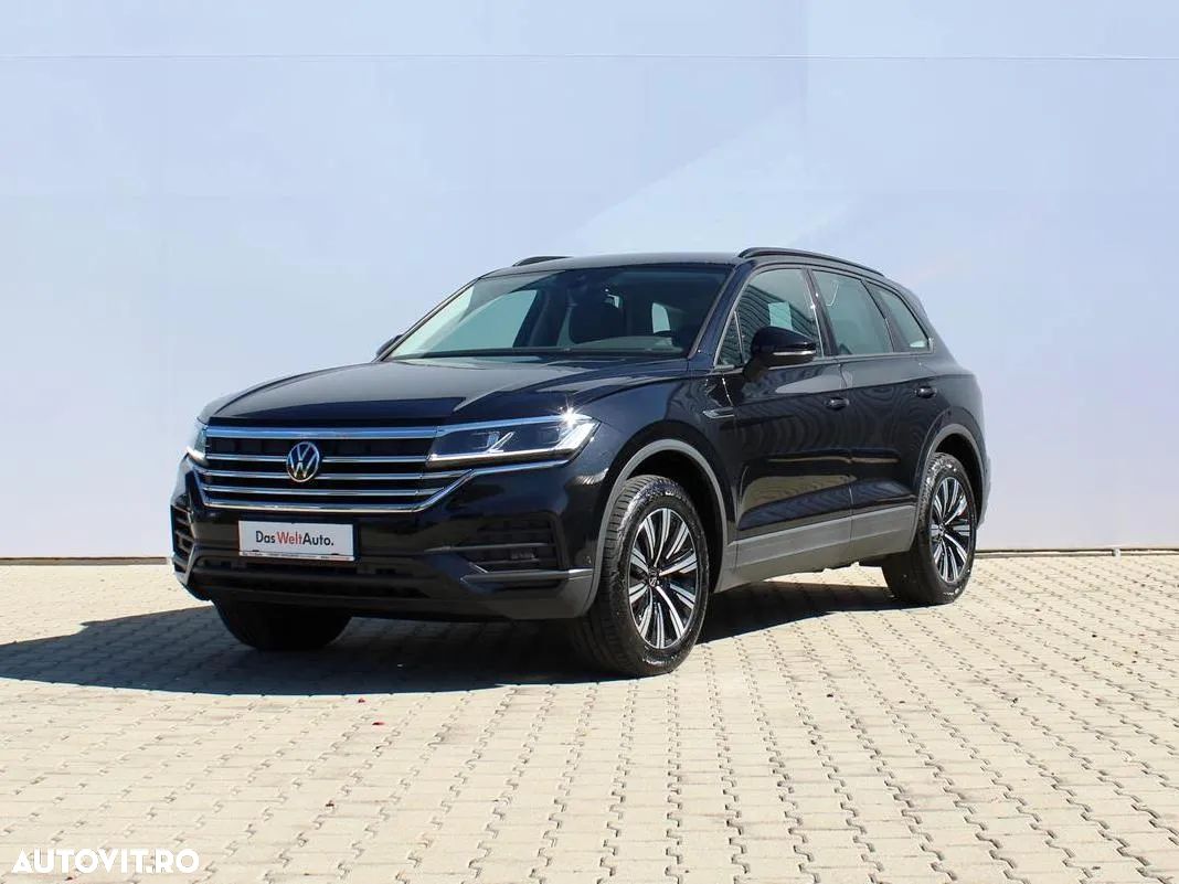 Volkswagen Touareg - 1